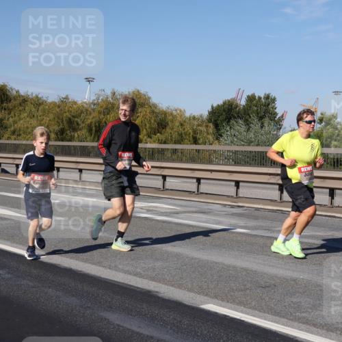 03.10.2025 - Köhlbrandbrückenlauf Julia Fischer http://msf.ph/oto/9013668 03.10.2025 13:06:56 Position 3  meine-sportfotos.de