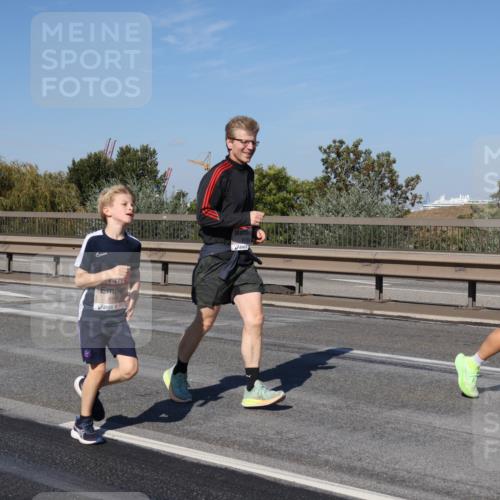 03.10.2025 - Köhlbrandbrückenlauf Julia Fischer http://msf.ph/oto/9013675 03.10.2025 13:06:58 Position 3  meine-sportfotos.de