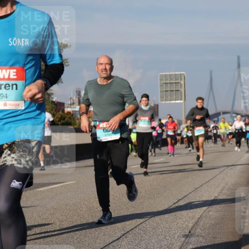03.10.2025 - Köhlbrandbrückenlauf Luisa Fischer http://msf.ph/oto/9013688 03.10.2025 10:57:32 Position 3 3394, 70, 2799 meine-sportfotos.de