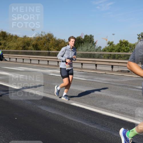03.10.2025 - Köhlbrandbrückenlauf Julia Fischer http://msf.ph/oto/9013694 03.10.2025 13:07:04 Position 3 8 meine-sportfotos.de