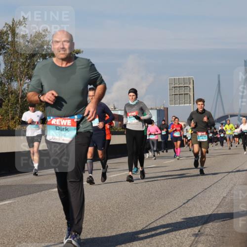 03.10.2025 - Köhlbrandbrückenlauf Luisa Fischer http://msf.ph/oto/9013701 03.10.2025 10:57:33 Position 3 2799 meine-sportfotos.de