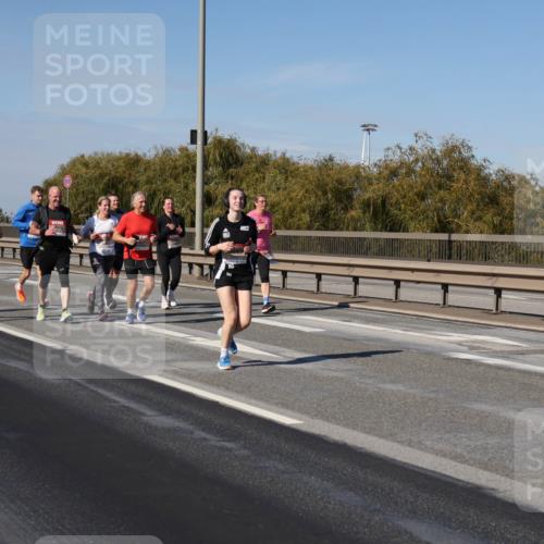 03.10.2025 - Köhlbrandbrückenlauf Julia Fischer http://msf.ph/oto/9013707 03.10.2025 13:07:06 Position 3  meine-sportfotos.de