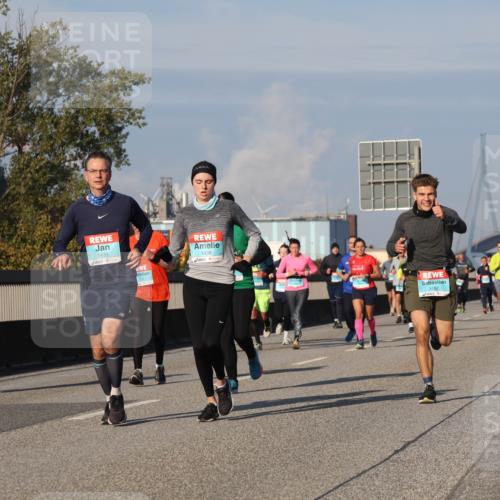 03.10.2025 - Köhlbrandbrückenlauf Luisa Fischer http://msf.ph/oto/9013713 03.10.2025 10:57:34 Position 3 1439, 1438 meine-sportfotos.de