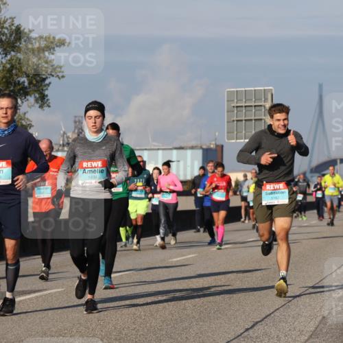 03.10.2025 - Köhlbrandbrückenlauf Luisa Fischer http://msf.ph/oto/9013718 03.10.2025 10:57:34 Position 3 1438, 1439, 3162 meine-sportfotos.de