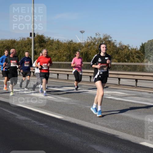 03.10.2025 - Köhlbrandbrückenlauf Julia Fischer http://msf.ph/oto/9013720 03.10.2025 13:07:08 Position 3  meine-sportfotos.de