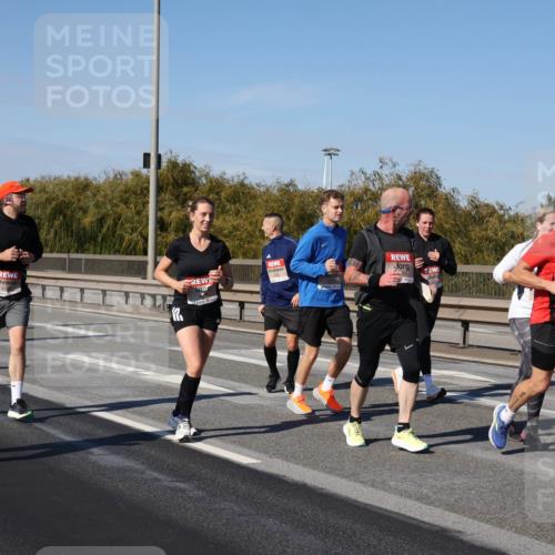 03.10.2025 - Köhlbrandbrückenlauf Julia Fischer http://msf.ph/oto/9013739 03.10.2025 13:07:10 Position 3  meine-sportfotos.de
