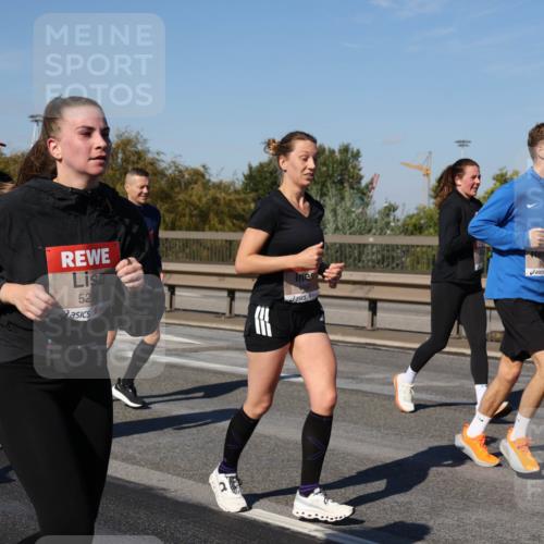 03.10.2025 - Köhlbrandbrückenlauf Julia Fischer http://msf.ph/oto/9013755 03.10.2025 13:07:12 Position 3 5290, 5072 meine-sportfotos.de