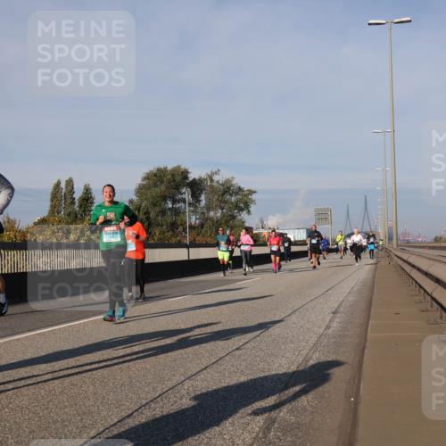03.10.2025 - Köhlbrandbrückenlauf Luisa Fischer http://msf.ph/oto/9013763 03.10.2025 10:57:38 Position 3 1438 meine-sportfotos.de