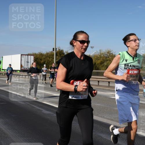 03.10.2025 - Köhlbrandbrückenlauf Julia Fischer http://msf.ph/oto/9013789 03.10.2025 13:07:20 Position 3 4576, 247, 6306 meine-sportfotos.de