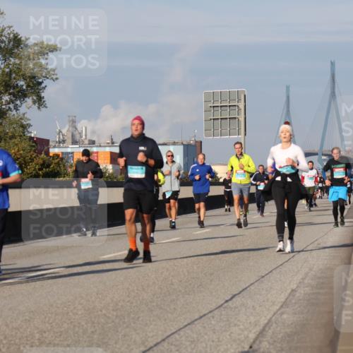 03.10.2025 - Köhlbrandbrückenlauf Luisa Fischer http://msf.ph/oto/9013795 03.10.2025 10:57:41 Position 3  meine-sportfotos.de