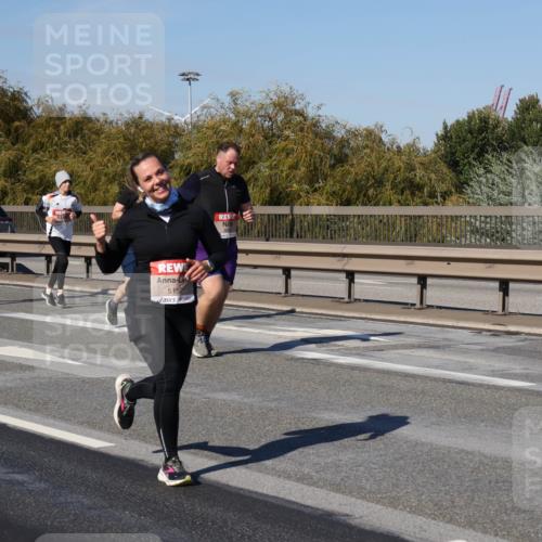 03.10.2025 - Köhlbrandbrückenlauf Julia Fischer http://msf.ph/oto/9013797 03.10.2025 13:07:22 Position 3 5152 meine-sportfotos.de