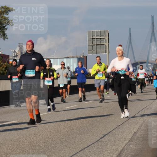03.10.2025 - Köhlbrandbrückenlauf Luisa Fischer http://msf.ph/oto/9013804 03.10.2025 10:57:42 Position 3 3146 meine-sportfotos.de