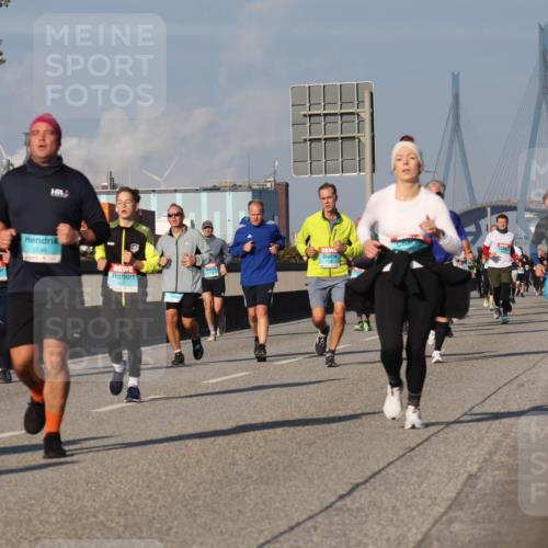 03.10.2025 - Köhlbrandbrückenlauf Luisa Fischer http://msf.ph/oto/9013807 03.10.2025 10:57:42 Position 3 3146 meine-sportfotos.de