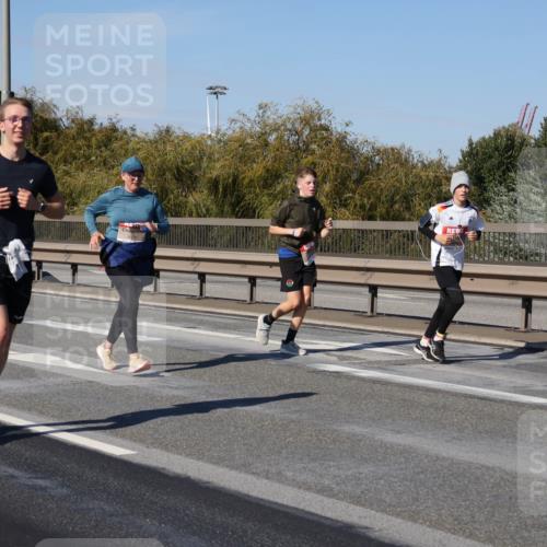 03.10.2025 - Köhlbrandbrückenlauf Julia Fischer http://msf.ph/oto/9013811 03.10.2025 13:07:24 Position 3  meine-sportfotos.de