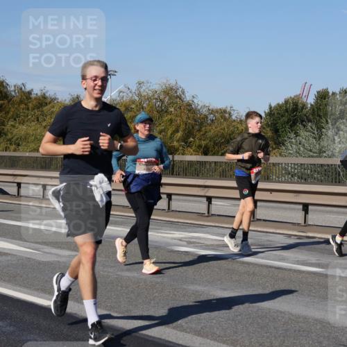 03.10.2025 - Köhlbrandbrückenlauf Julia Fischer http://msf.ph/oto/9013817 03.10.2025 13:07:25 Position 3  meine-sportfotos.de