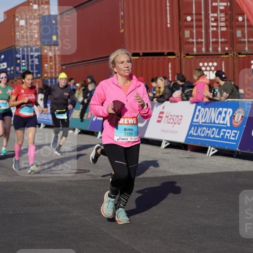 03.10.2025 - Köhlbrandbrückenlauf Michael Burmester http://msf.ph/oto/9013824 03.10.2025 10:14:00 Ziel 1431, 1460, 1514, 1588, 1604, 1738, 1782, 1892, 1947, 2122, 3060, 3062, 3126, 3372, 3469, 3724, 3735, 3761, 3793 meine-sportfotos.de