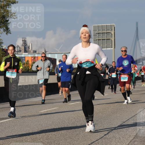 03.10.2025 - Köhlbrandbrückenlauf Luisa Fischer http://msf.ph/oto/9013825 03.10.2025 10:57:44 Position 3  meine-sportfotos.de