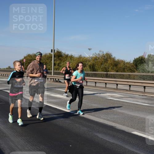 03.10.2025 - Köhlbrandbrückenlauf Julia Fischer http://msf.ph/oto/9013826 03.10.2025 13:07:28 Position 3  meine-sportfotos.de