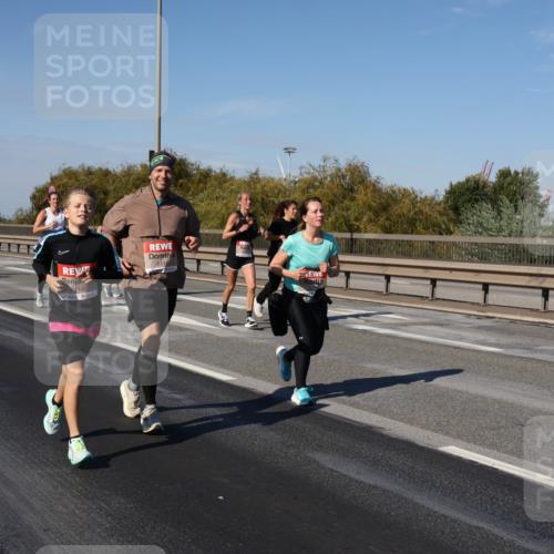 03.10.2025 - Köhlbrandbrückenlauf Julia Fischer http://msf.ph/oto/9013830 03.10.2025 13:07:28 Position 3 113, 6114 meine-sportfotos.de