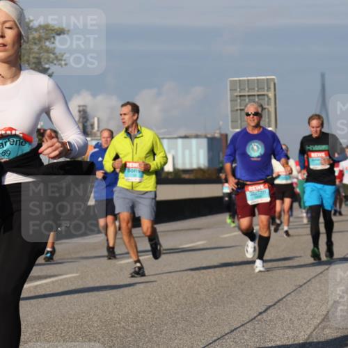 03.10.2025 - Köhlbrandbrückenlauf Luisa Fischer http://msf.ph/oto/9013848 03.10.2025 10:57:46 Position 3 71 meine-sportfotos.de