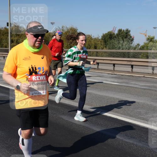 03.10.2025 - Köhlbrandbrückenlauf Julia Fischer http://msf.ph/oto/9013855 03.10.2025 13:07:35 Position 3 4875, 4895 meine-sportfotos.de