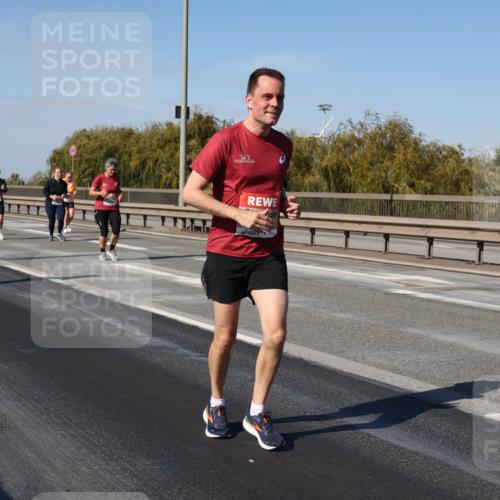 03.10.2025 - Köhlbrandbrückenlauf Julia Fischer http://msf.ph/oto/9013886 03.10.2025 13:07:42 Position 3  meine-sportfotos.de