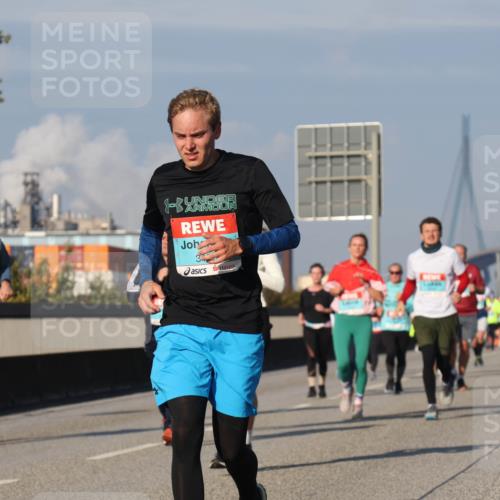 03.10.2025 - Köhlbrandbrückenlauf Luisa Fischer http://msf.ph/oto/9013894 03.10.2025 10:57:51 Position 3  meine-sportfotos.de