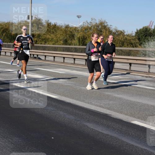 03.10.2025 - Köhlbrandbrückenlauf Julia Fischer http://msf.ph/oto/9013901 03.10.2025 13:07:48 Position 3  meine-sportfotos.de