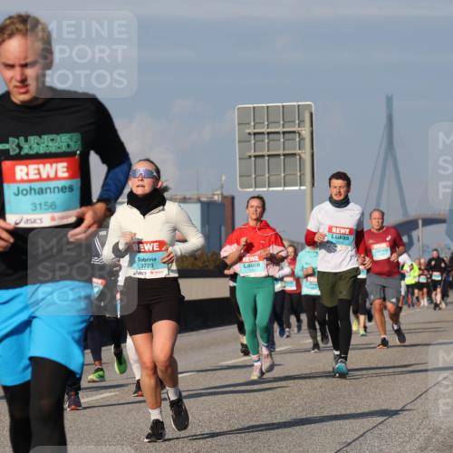 03.10.2025 - Köhlbrandbrückenlauf Luisa Fischer http://msf.ph/oto/9013904 03.10.2025 10:57:52 Position 3 3156, 15, 3723 meine-sportfotos.de