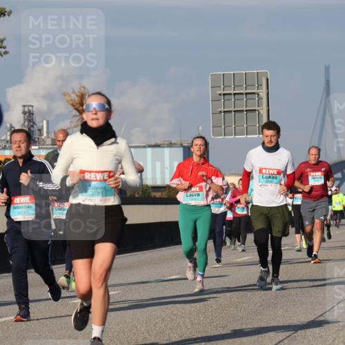 03.10.2025 - Köhlbrandbrückenlauf Luisa Fischer http://msf.ph/oto/9013913 03.10.2025 10:57:53 Position 3 1611, 3723, 1206, 2125, 3208 meine-sportfotos.de