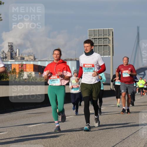 03.10.2025 - Köhlbrandbrückenlauf Luisa Fischer http://msf.ph/oto/9013928 03.10.2025 10:57:54 Position 3 1206, 3208 meine-sportfotos.de