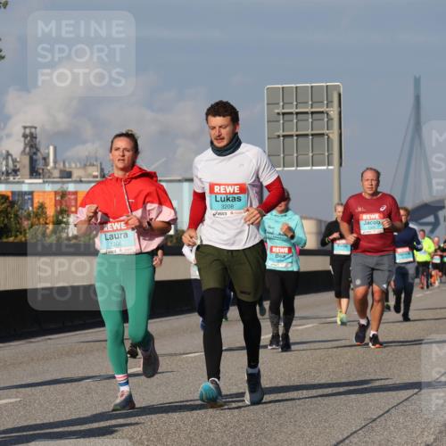 03.10.2025 - Köhlbrandbrückenlauf Luisa Fischer http://msf.ph/oto/9013937 03.10.2025 10:57:55 Position 3 1206, 3208 meine-sportfotos.de