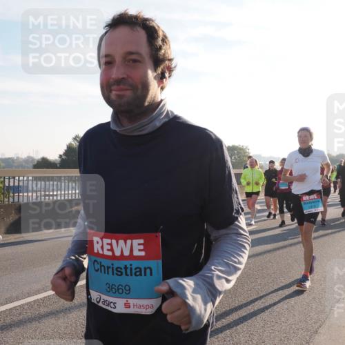 03.10.2025 - Köhlbrandbrückenlauf Fabian Wolf http://msf.ph/oto/9013940 03.10.2025 09:24:20 Position 3 3669, 2319 meine-sportfotos.de