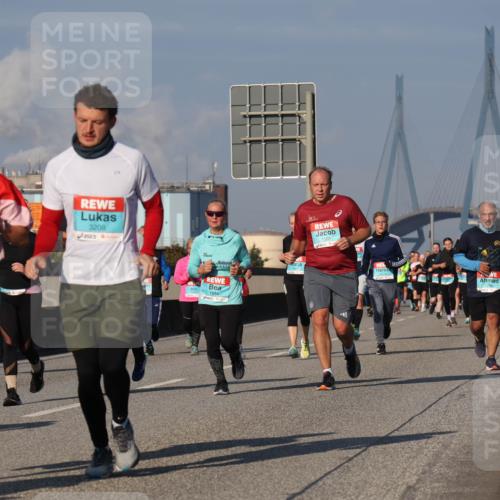 03.10.2025 - Köhlbrandbrückenlauf Luisa Fischer http://msf.ph/oto/9013948 03.10.2025 10:57:56 Position 3 1206, 3208, 1514, 1296 meine-sportfotos.de
