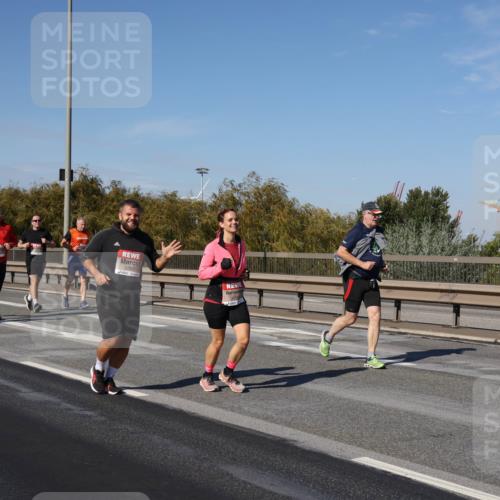 03.10.2025 - Köhlbrandbrückenlauf Julia Fischer http://msf.ph/oto/9013978 03.10.2025 13:08:01 Position 3 4793 meine-sportfotos.de