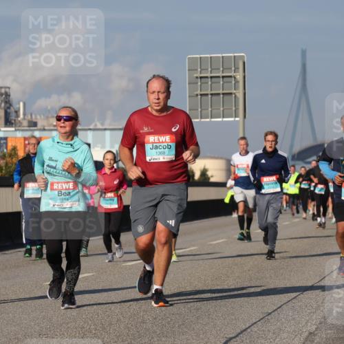 03.10.2025 - Köhlbrandbrückenlauf Luisa Fischer http://msf.ph/oto/9013985 03.10.2025 10:57:59 Position 3 2841, 1514, 1388, 1296 meine-sportfotos.de
