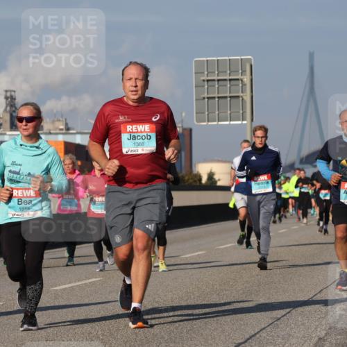 03.10.2025 - Köhlbrandbrückenlauf Luisa Fischer http://msf.ph/oto/9013994 03.10.2025 10:58:00 Position 3 0975, 1514, 1515, 1388, 1296, 1 meine-sportfotos.de