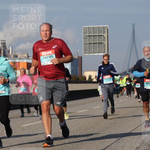 03.10.2025 - Köhlbrandbrückenlauf Luisa Fischer http://msf.ph/oto/9013997 03.10.2025 10:58:00 Position 3 1514, 1388, 2214, 1296 meine-sportfotos.de