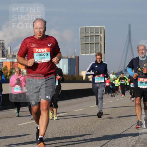 03.10.2025 - Köhlbrandbrückenlauf Luisa Fischer http://msf.ph/oto/9014000 03.10.2025 10:58:01 Position 3 1514, 2215, 1388, 2214, 1296 meine-sportfotos.de