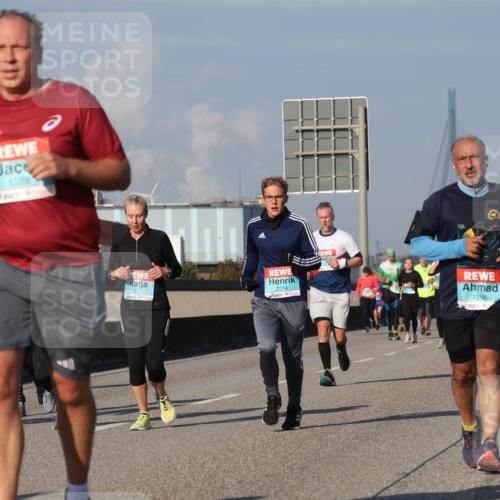 03.10.2025 - Köhlbrandbrückenlauf Luisa Fischer http://msf.ph/oto/9014010 03.10.2025 10:58:02 Position 3 2215, 1388, 1627, 2214, 1296 meine-sportfotos.de