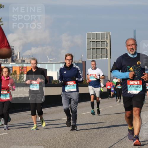 03.10.2025 - Köhlbrandbrückenlauf Luisa Fischer http://msf.ph/oto/9014018 03.10.2025 10:58:02 Position 3 1388, 1515, 1627, 2214, 1296 meine-sportfotos.de