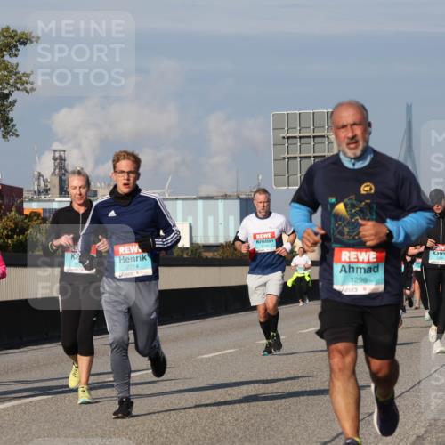 03.10.2025 - Köhlbrandbrückenlauf Luisa Fischer http://msf.ph/oto/9014030 03.10.2025 10:58:03 Position 3 2214, 1515, 1296 meine-sportfotos.de