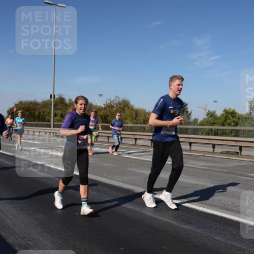 03.10.2025 - Köhlbrandbrückenlauf Julia Fischer http://msf.ph/oto/9014031 03.10.2025 13:08:11 Position 3 4517 meine-sportfotos.de