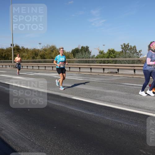 03.10.2025 - Köhlbrandbrückenlauf Julia Fischer http://msf.ph/oto/9014053 03.10.2025 13:08:15 Position 3  meine-sportfotos.de