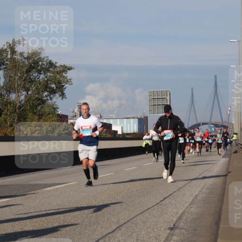 03.10.2025 - Köhlbrandbrückenlauf Luisa Fischer http://msf.ph/oto/9014066 03.10.2025 10:58:07 Position 3 327 meine-sportfotos.de