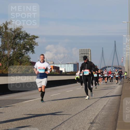 03.10.2025 - Köhlbrandbrückenlauf Luisa Fischer http://msf.ph/oto/9014069 03.10.2025 10:58:07 Position 3  meine-sportfotos.de