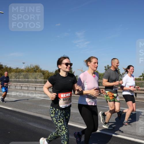 03.10.2025 - Köhlbrandbrückenlauf Julia Fischer http://msf.ph/oto/9014072 03.10.2025 13:08:24 Position 3 5297, 5231 meine-sportfotos.de
