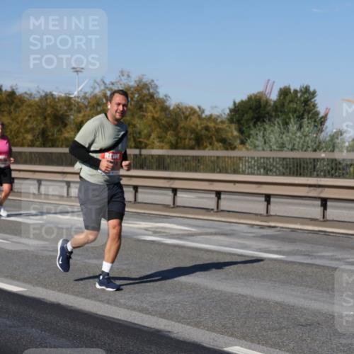 03.10.2025 - Köhlbrandbrückenlauf Julia Fischer http://msf.ph/oto/9014083 03.10.2025 13:08:28 Position 3  meine-sportfotos.de