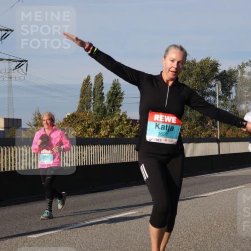 03.10.2025 - Köhlbrandbrückenlauf Luisa Fischer http://msf.ph/oto/9014084 03.10.2025 10:58:09 Position 3 1627 meine-sportfotos.de
