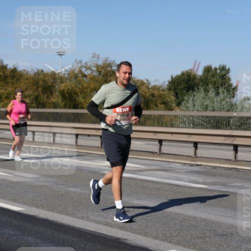 03.10.2025 - Köhlbrandbrückenlauf Julia Fischer http://msf.ph/oto/9014085 03.10.2025 13:08:28 Position 3  meine-sportfotos.de